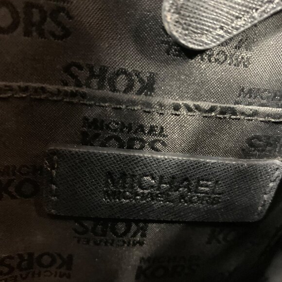 Michael Kors Black Hamilton Traveler Messenger Crossbody w/ Key And Lock - Picture 12 of 16